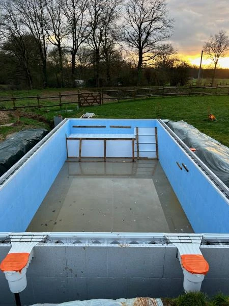 Piscine-en-cours-8X4X1.5---Mordelles--5-